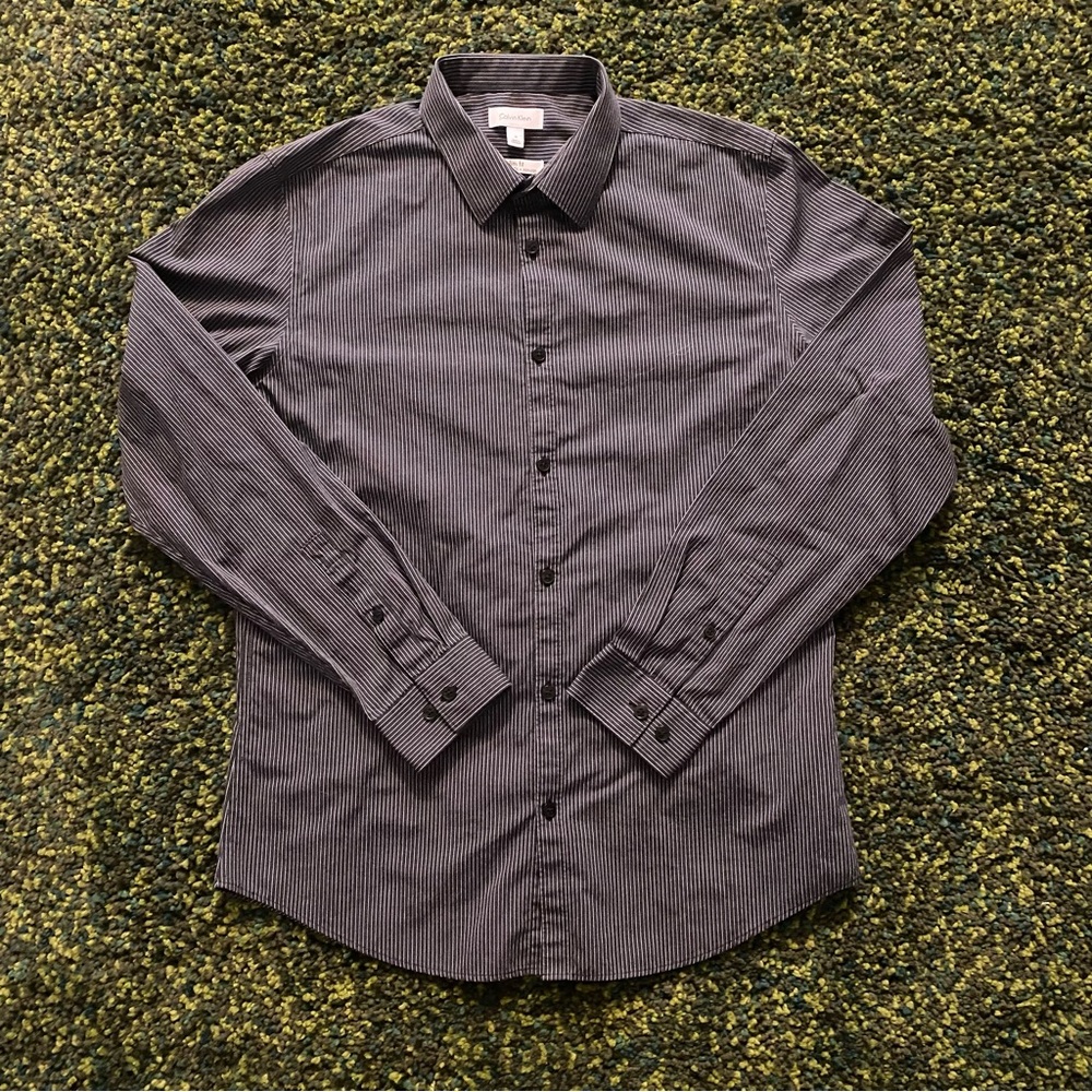 Calvin Klein Men's Slim Fit Infinite Cool Long Sleeve Button Up Shirt, Medium